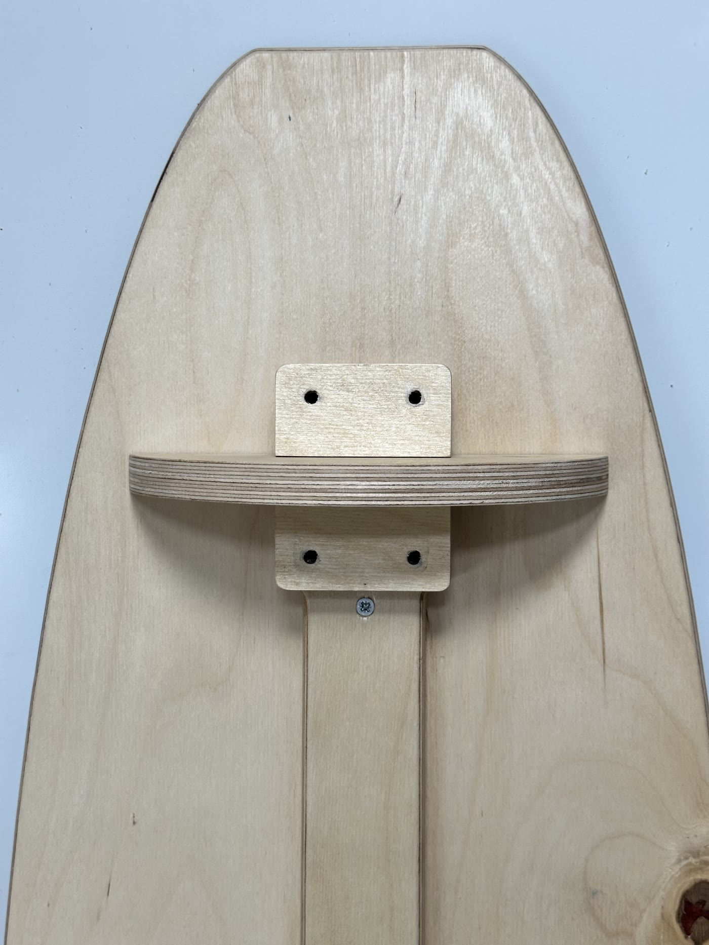 Olo deck in balance configuration, arcs seated perpendicular to the board