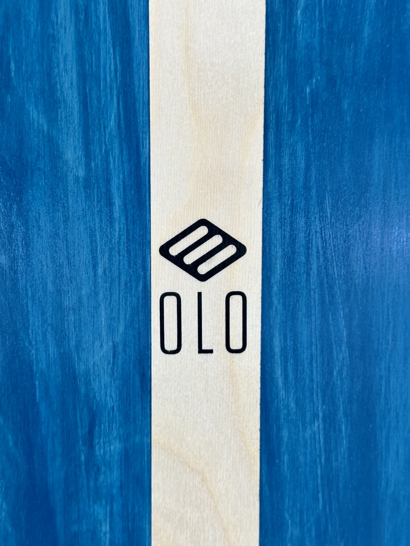 Hand-finished Olo logo on the deck